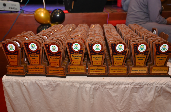 topper of Green Valley Convent School